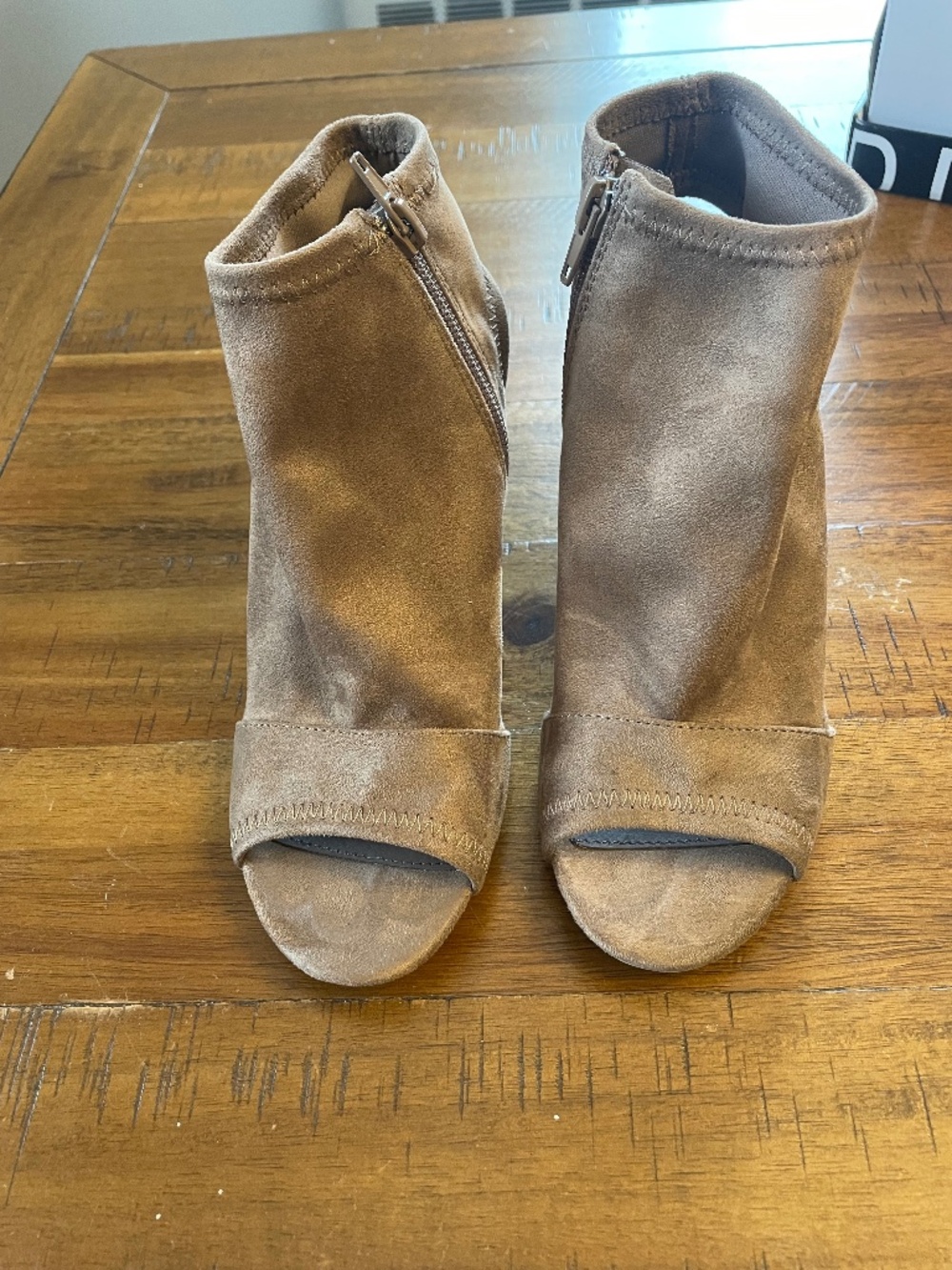 Wild Diva brown suede ankle shoes
